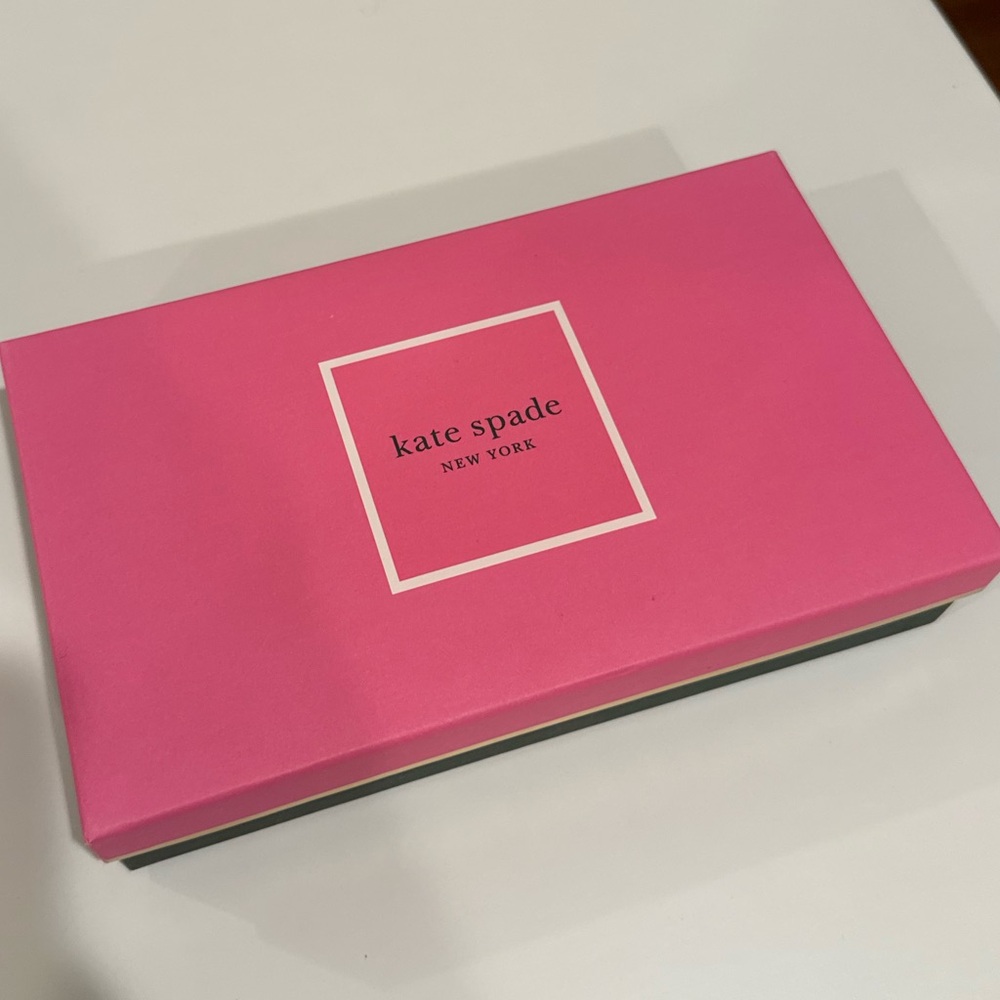 Kate Spade Two-Tone Gray and White Wallet - Picture 7 of 7
